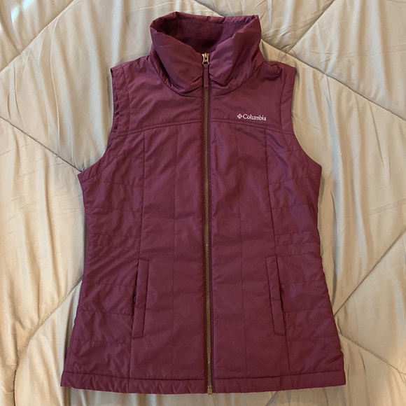 Columbia Jackets & Blazers - Columbia Cedar Express Lightweight Puff Fleece Lined Vest